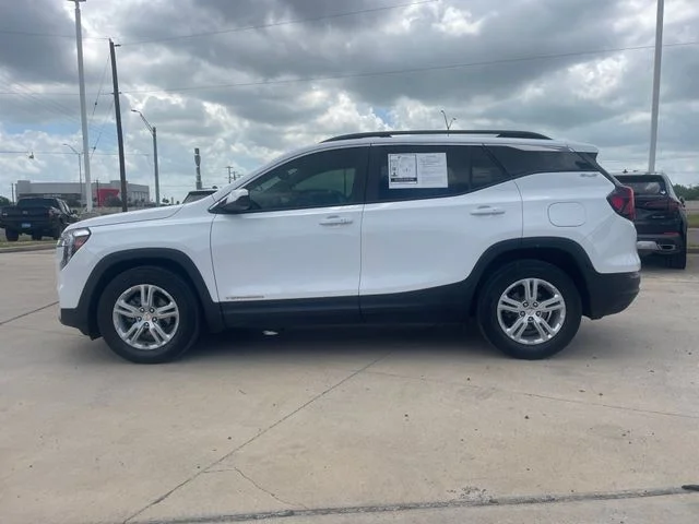 Used 2024 White GMC SLE image 2