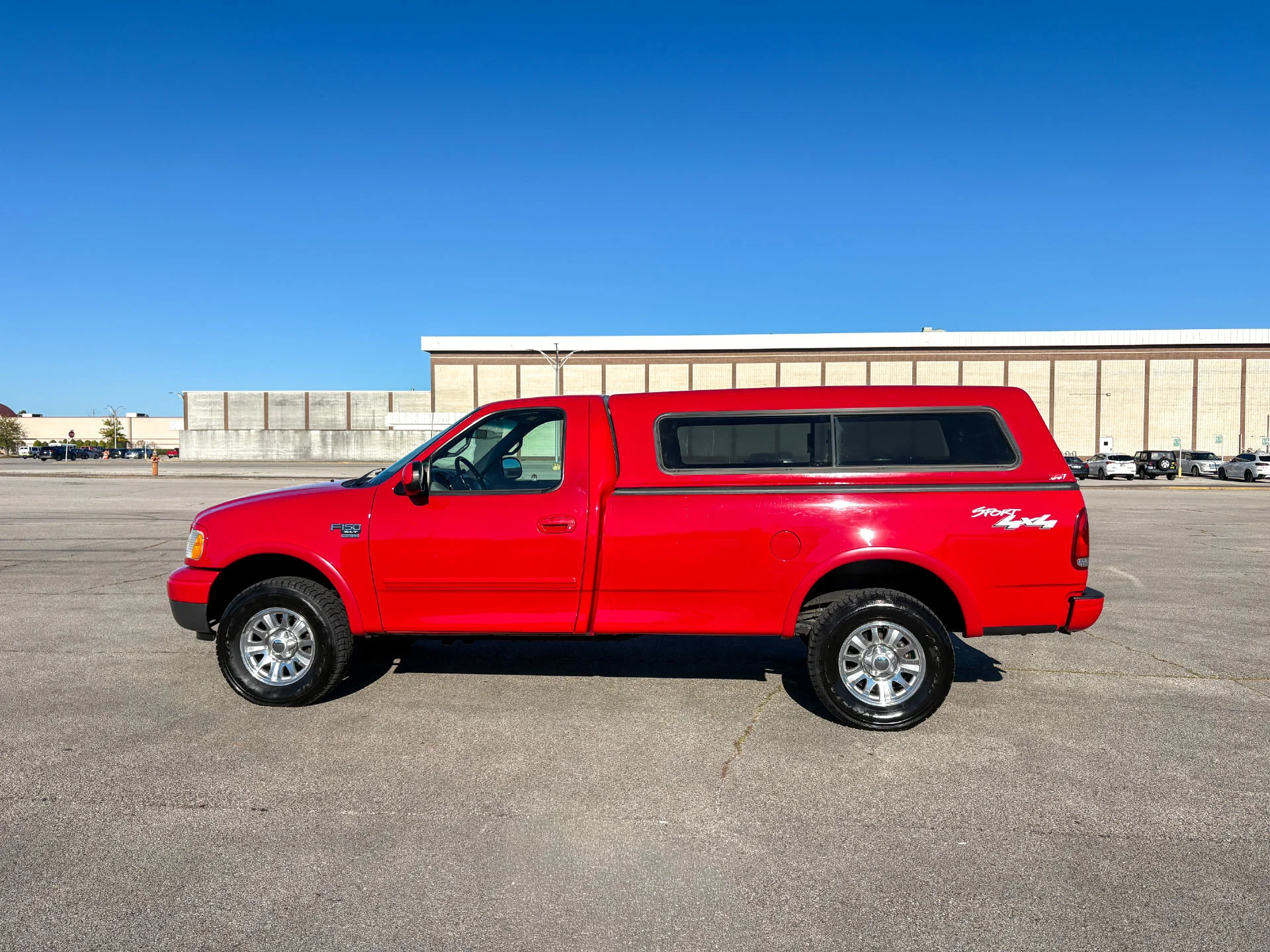 Used 2002 Red Ford XLT image 6