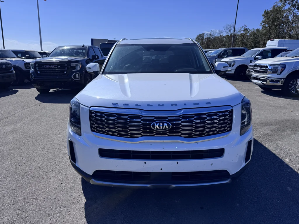 Used 2020 Snow White Pearl Kia S image 2