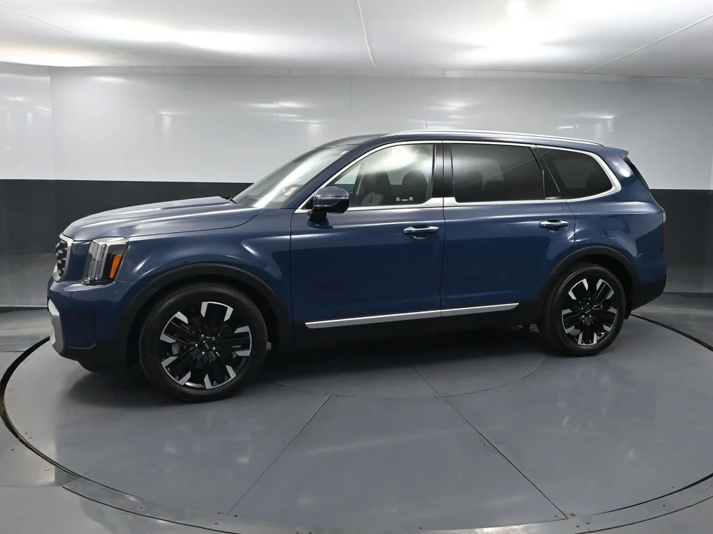 Used 2023 Blue Kia SX-Prestige image 7