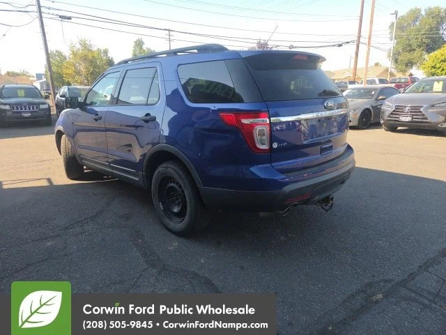 Used 2013 Blue Metallic Ford  image 8