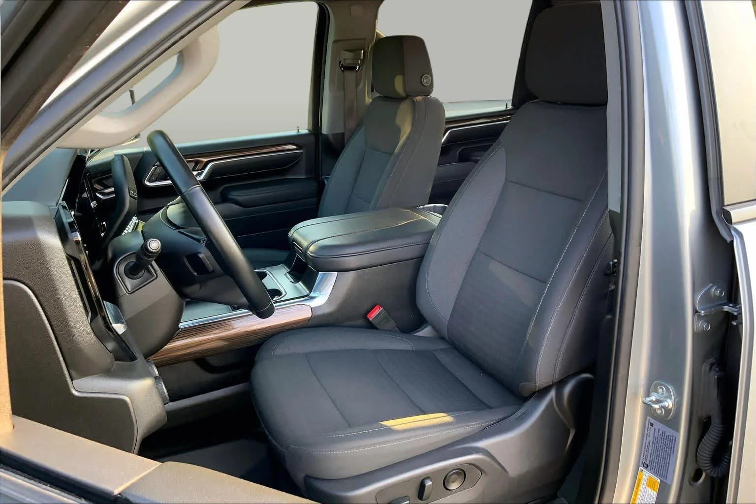Used 2025 Sterling Gray Metallic Chevrolet LT image 8