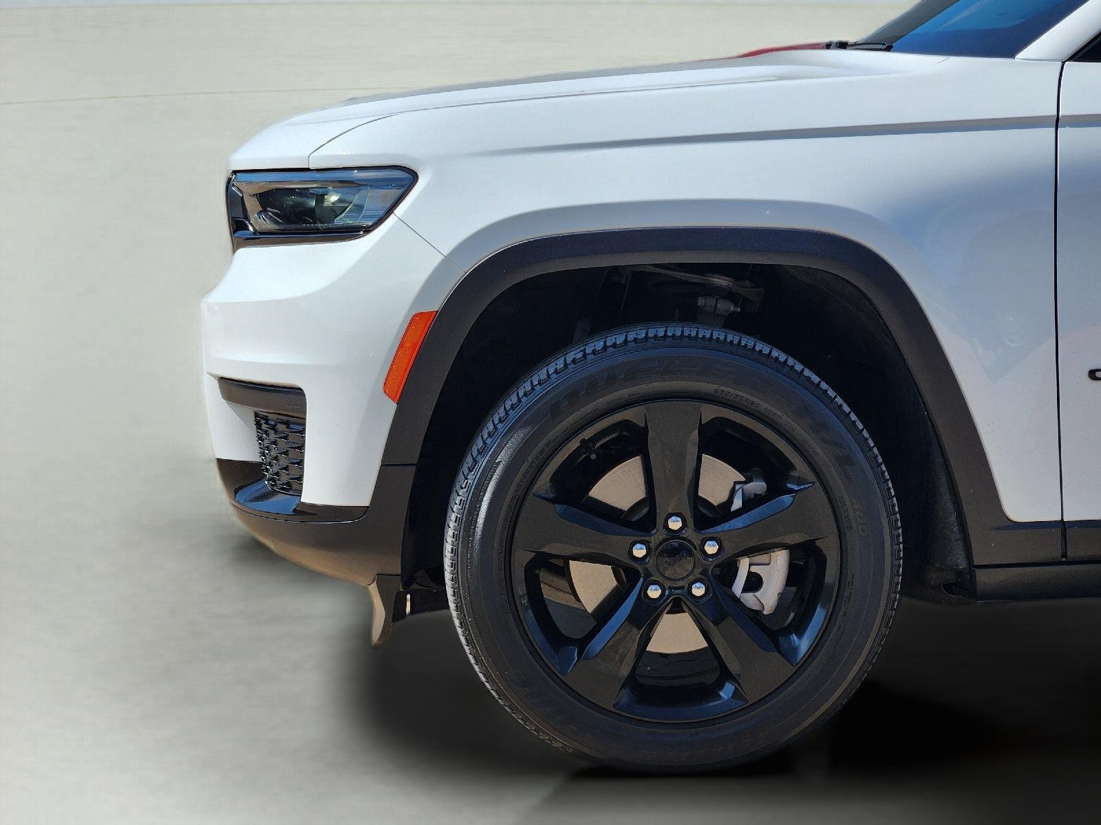 2023 Jeep Grand Cherokee L photo 9 of 34