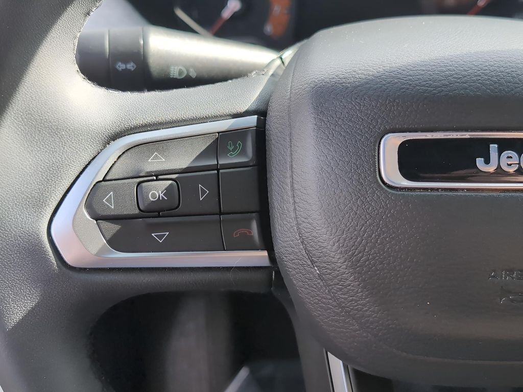 Used 2024 Bright White Clearcoat Jeep Latitude image 14