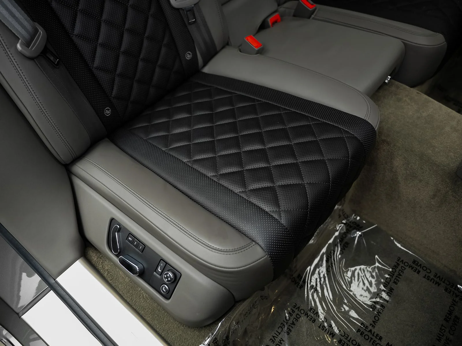 Used 2017 Black Bentley V8 S image 37