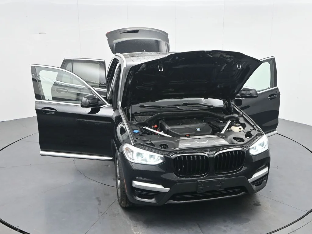 Used 2021 Black BMW xDrive30i image 39