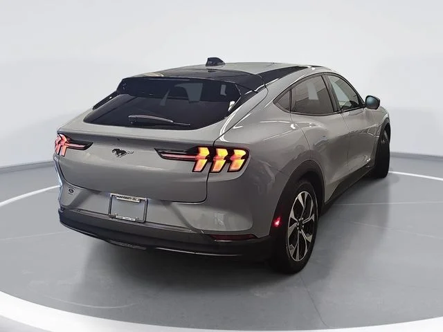 Used 2025 Gray Ford Select image 3