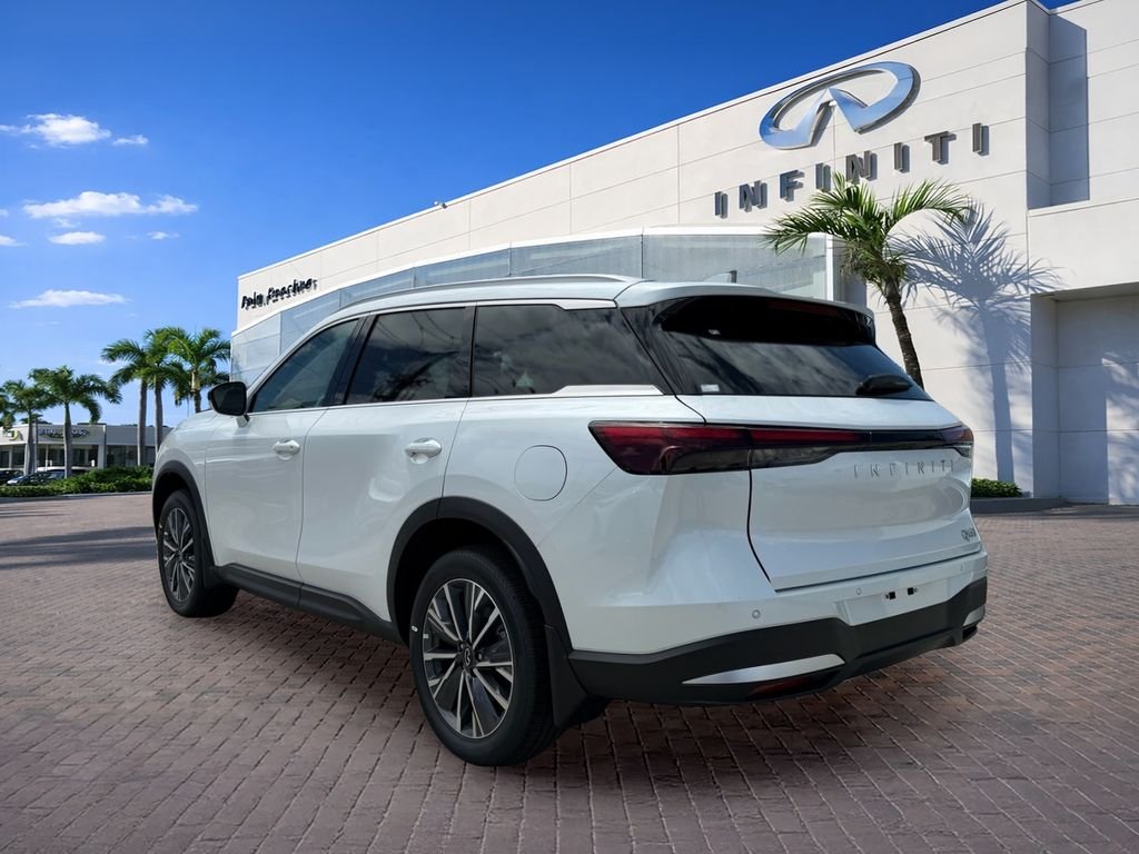 New 2027 RADIANT WHITE INFINITI Luxe FWD image 5