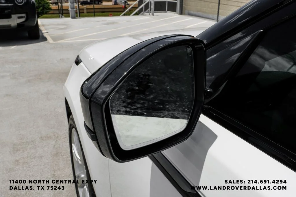 New 2026 Fuji White Land Rover S image 38