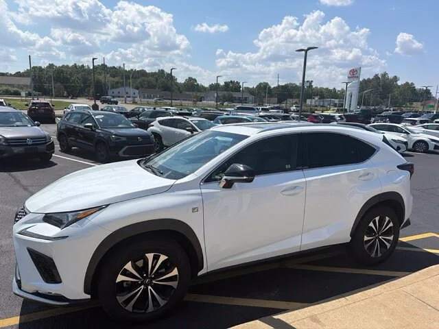 Used 2018 Ultra White Lexus 300 F Sport image 21