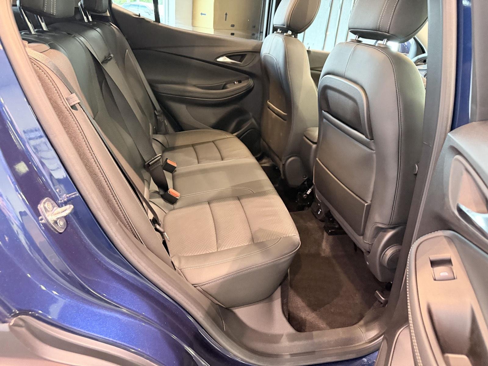 Used 2023 Sapphire Metallic Buick Essence image 26