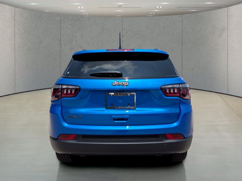 New 2026 Hydro Blue Pearl-Coat Exterior Paint Jeep Latitude Altitude image 6