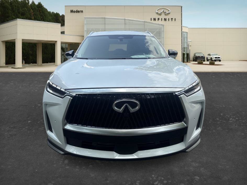 New 2027 Radiant White INFINITI LUXE image 2