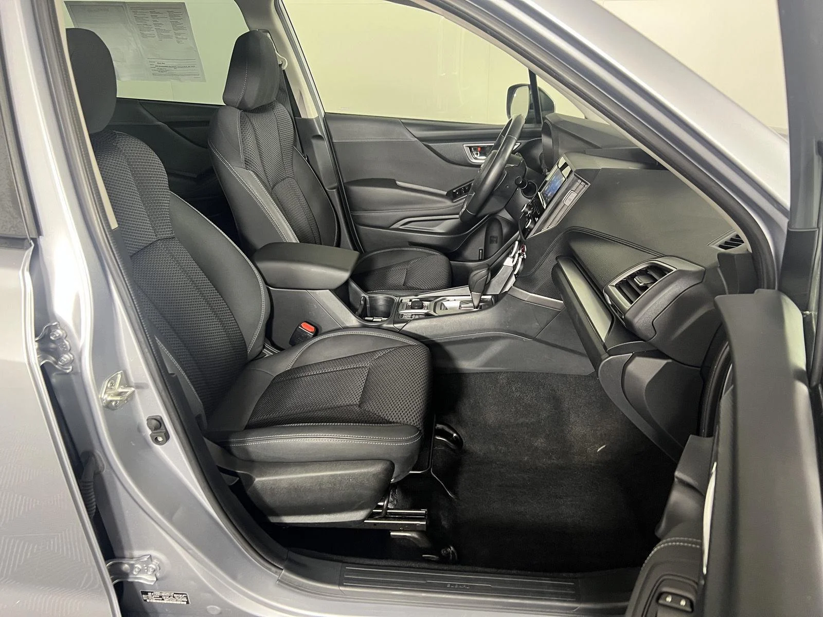 Used 2022 Ice Silver Metallic Subaru Premium image 22