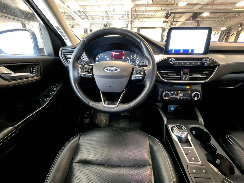Used 2022 White Ford SEL image 18