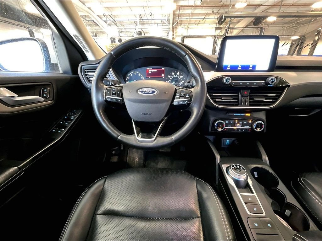 Used 2022 White Ford SEL image 18