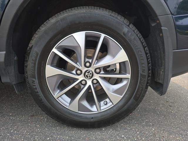 Certified Used 2018 GALACTIC AQUA Toyota Hybrid XLE image 39