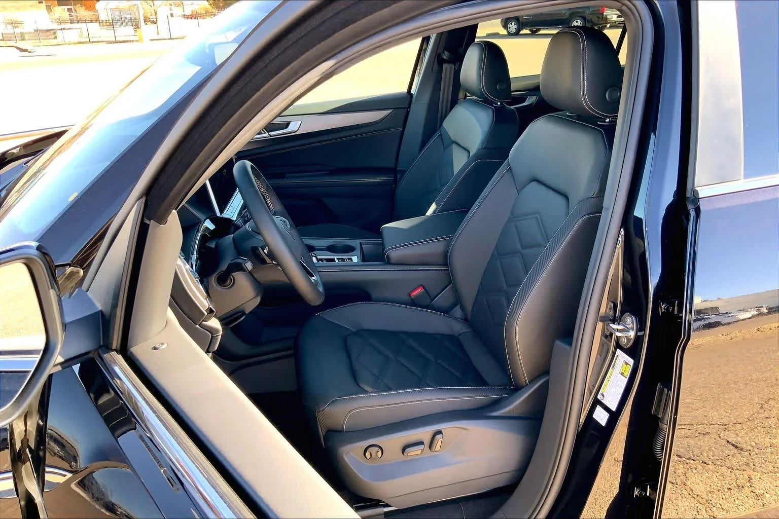 New 2026 Deep Black Pearl Volkswagen 2.0T SE image 9