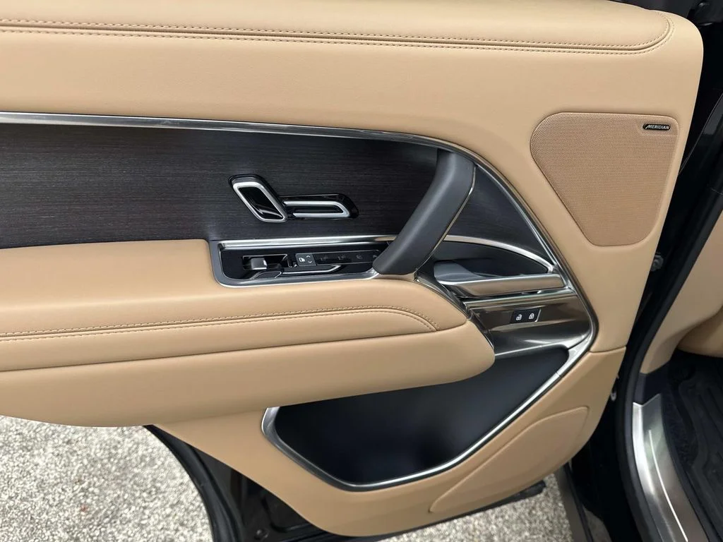 2025 Land Rover Range Rover SE - Photo 13