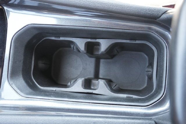 Used 2024 Black Jeep Latitude image 39