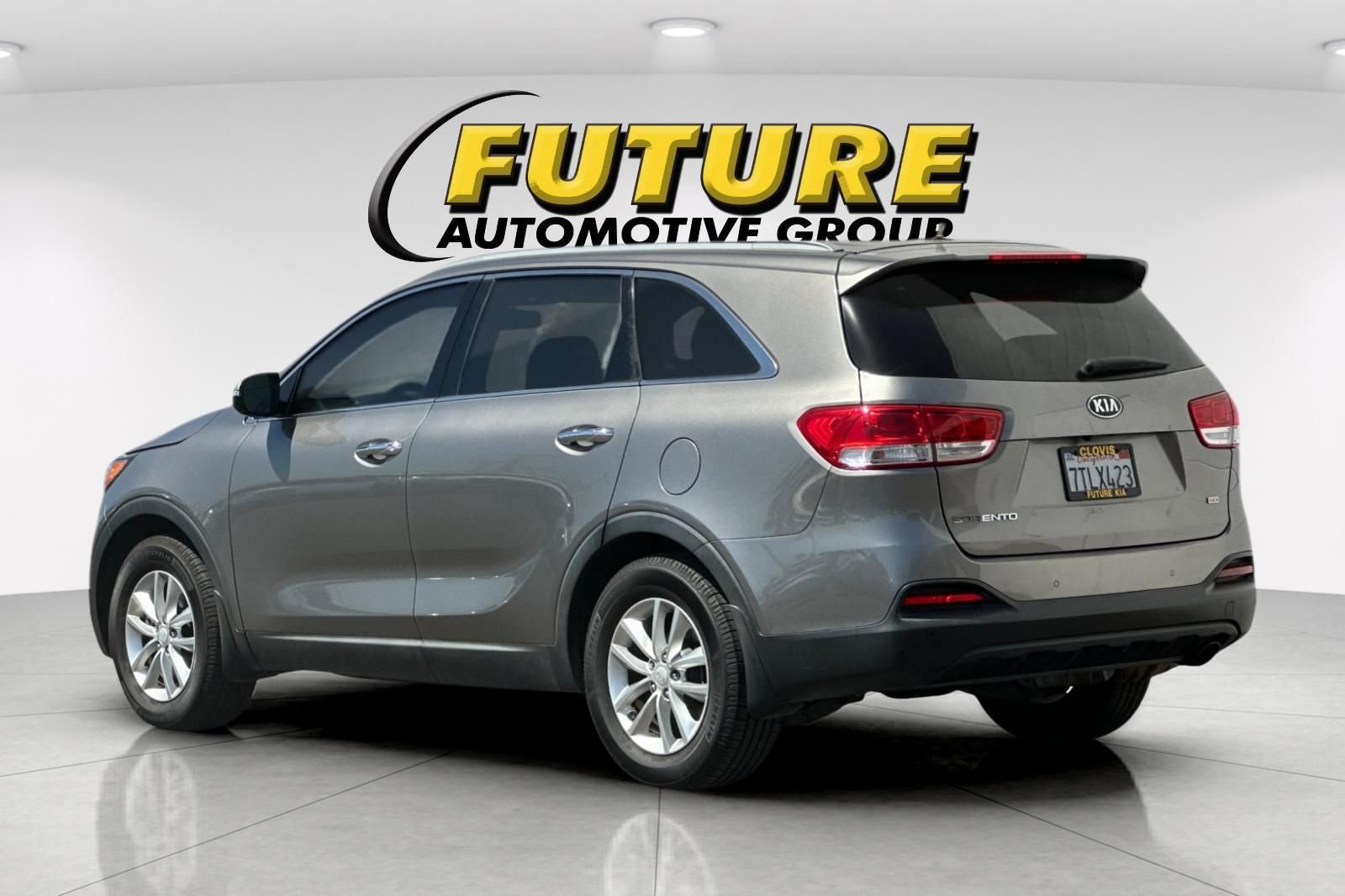 Used 2017 Silver Kia LX image 6