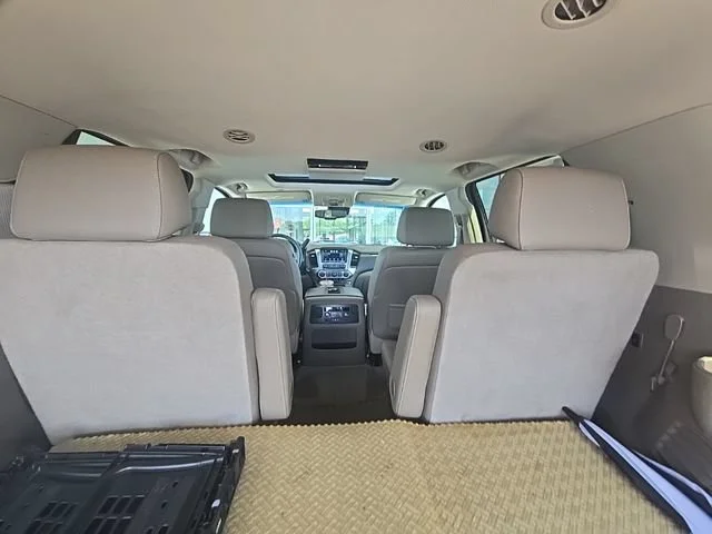 Used 2015 WHITE DIAMOND TRICOAT Chevrolet LT image 16