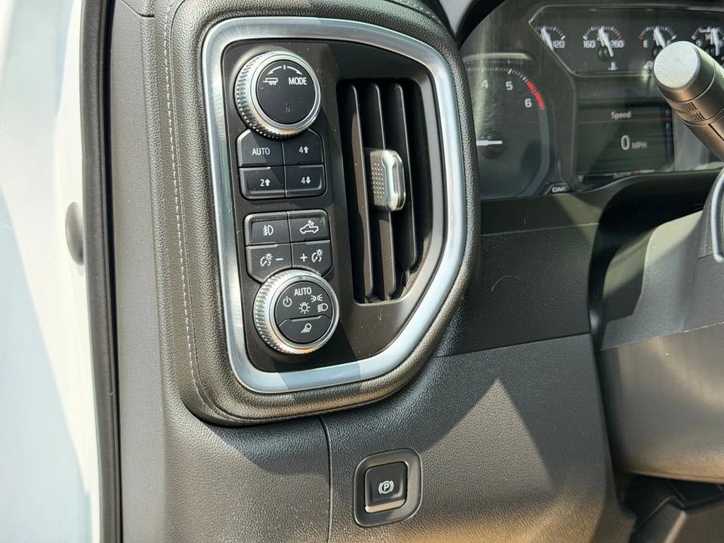 Used 2021 White GMC SLT image 23