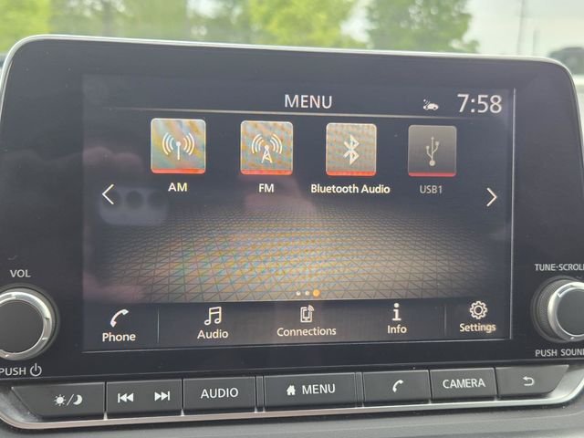 Used 2024 White Nissan SV image 31