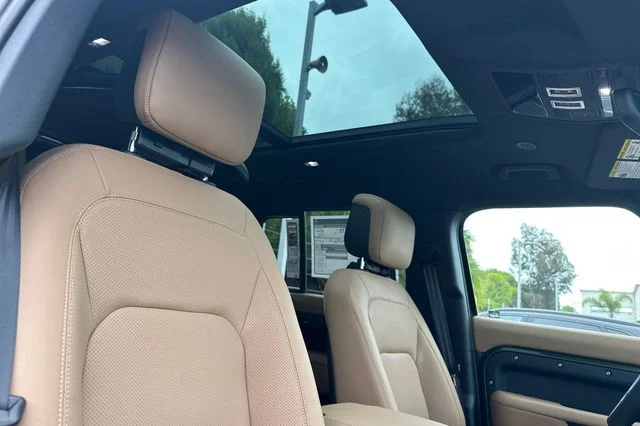 New 2026 Woolstone Green Land Rover S image 16