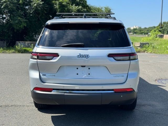 Used 2022 Silver Jeep Limited image 4