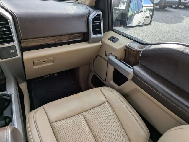 Used 2019 White Ford Lariat image 17