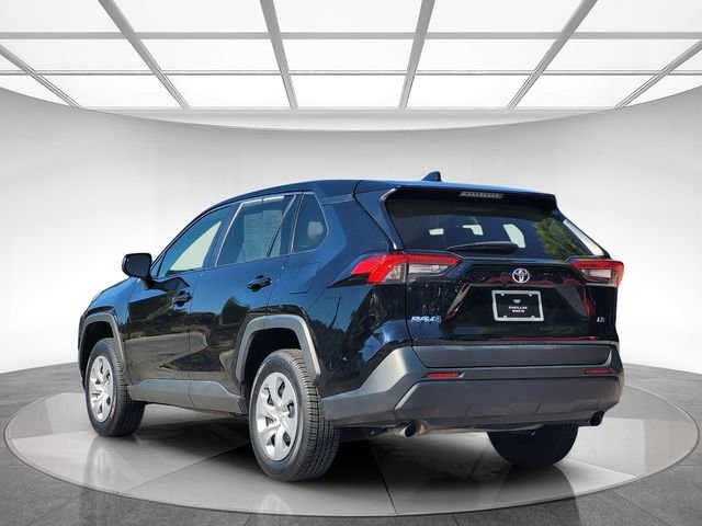 2024 Toyota RAV4 LE - Photo 6