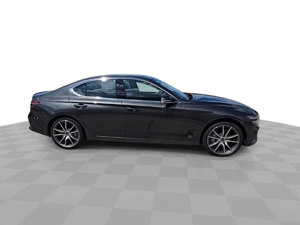 2025 GENESIS G70 Standard - Photo 9