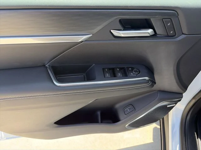 New 2026 White GMC Elevation image 15