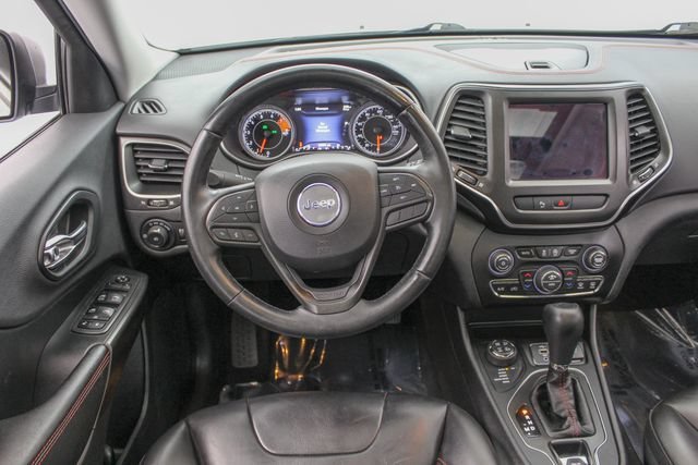 Used 2019 White Jeep Trailhawk 4x4 image 23