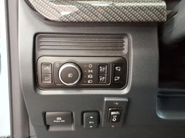 New 2026 Glacier Gray Metallic Tri-Coat Ford Lariat image 20