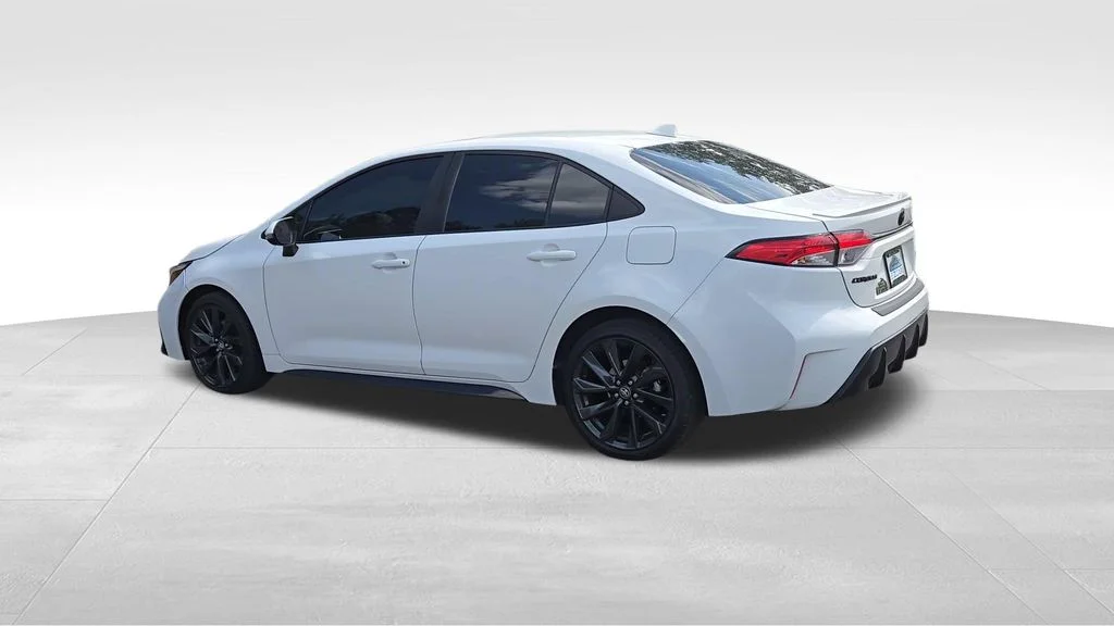 Used 2024 Ice Toyota SE image 6
