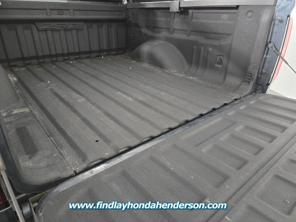 Used 2019 Shadow Gray Metallic Chevrolet ZR2 image 18