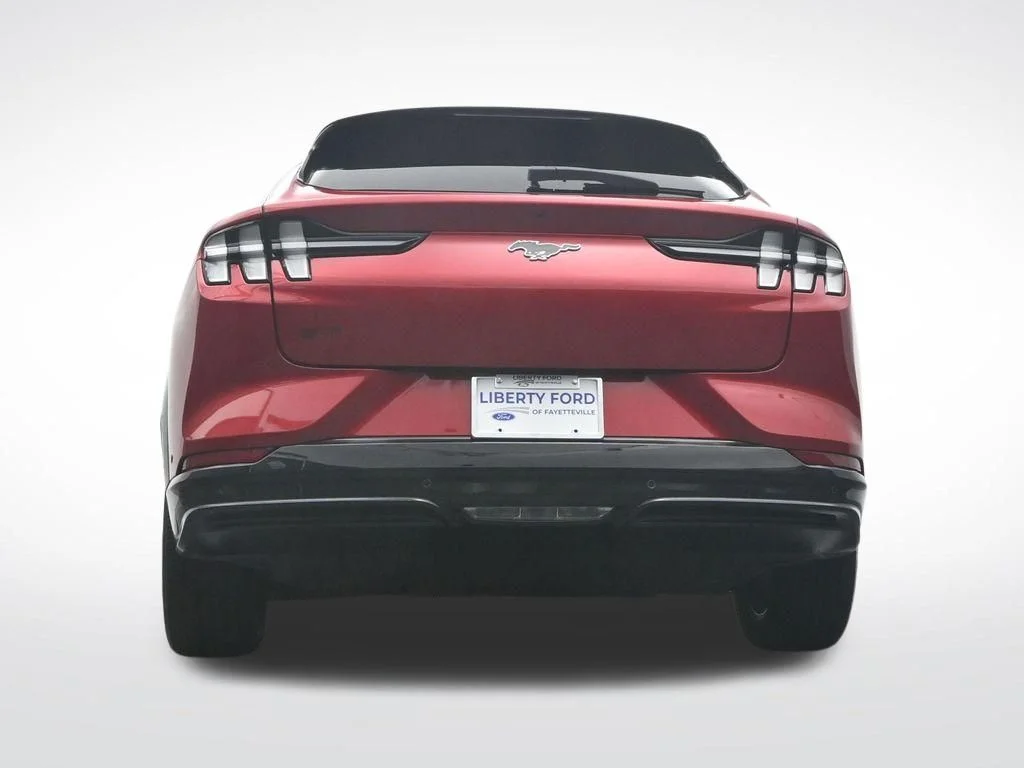 Used 2022 Red Metallic Ford Premium image 38
