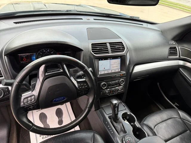 Used 2017 Gray Ford XLT image 15