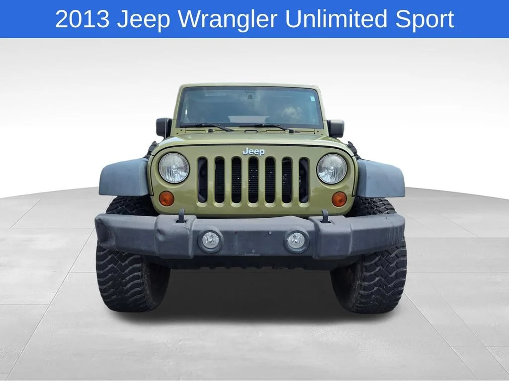Used 2013 Green Jeep Sport image 9