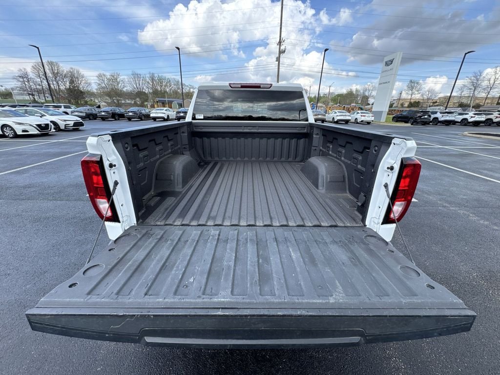 Used 2023 White GMC Elevation image 23