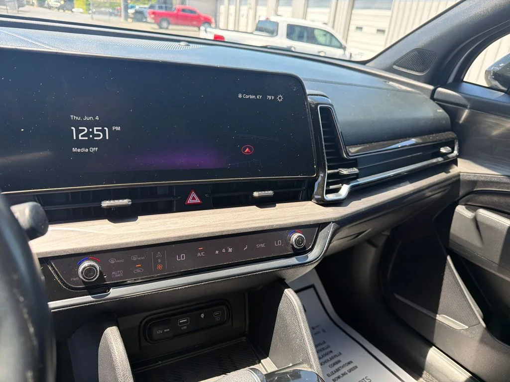 Used 2024 White Kia X-Line image 19