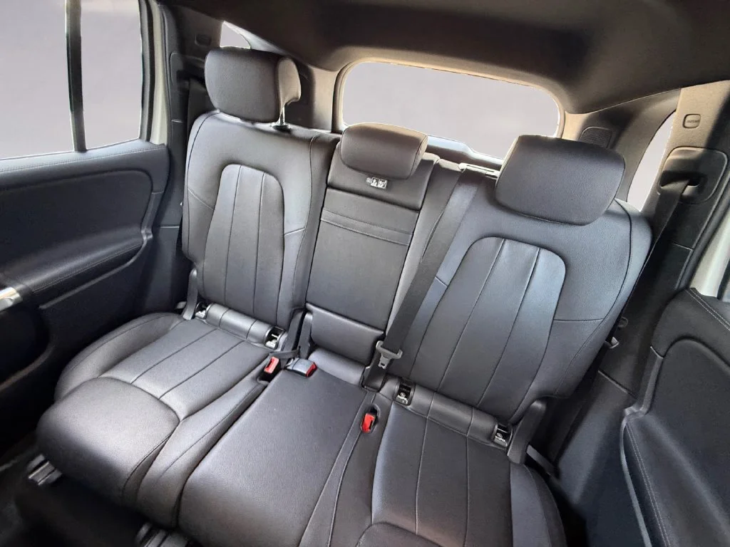 Used 2023  Mercedes-Benz GLB 250 image 16