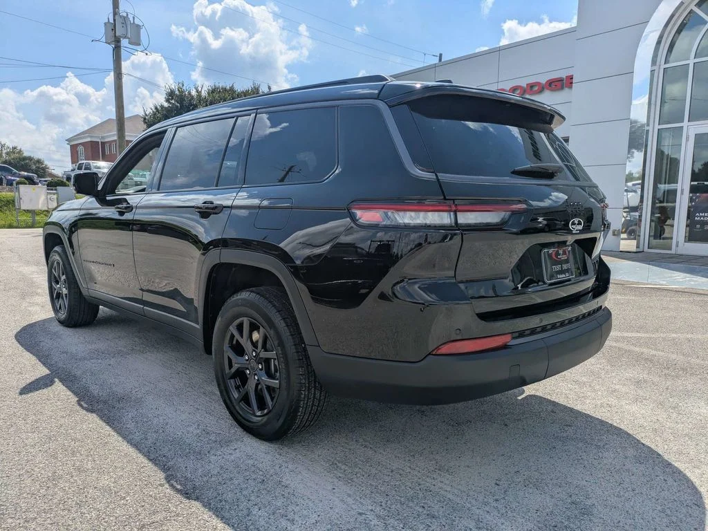 New 2027 High-Gloss Black Paint Jeep  image 6