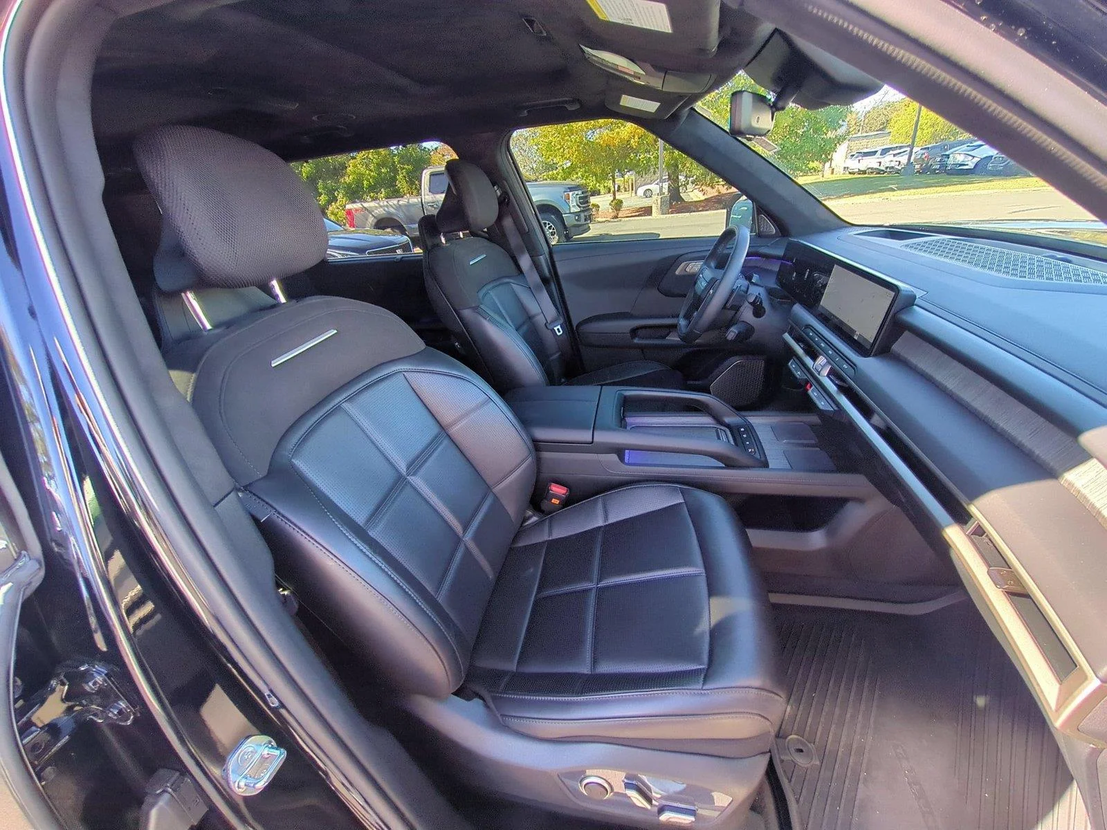 Used 2027 EBONY BLACK KIA  image 40