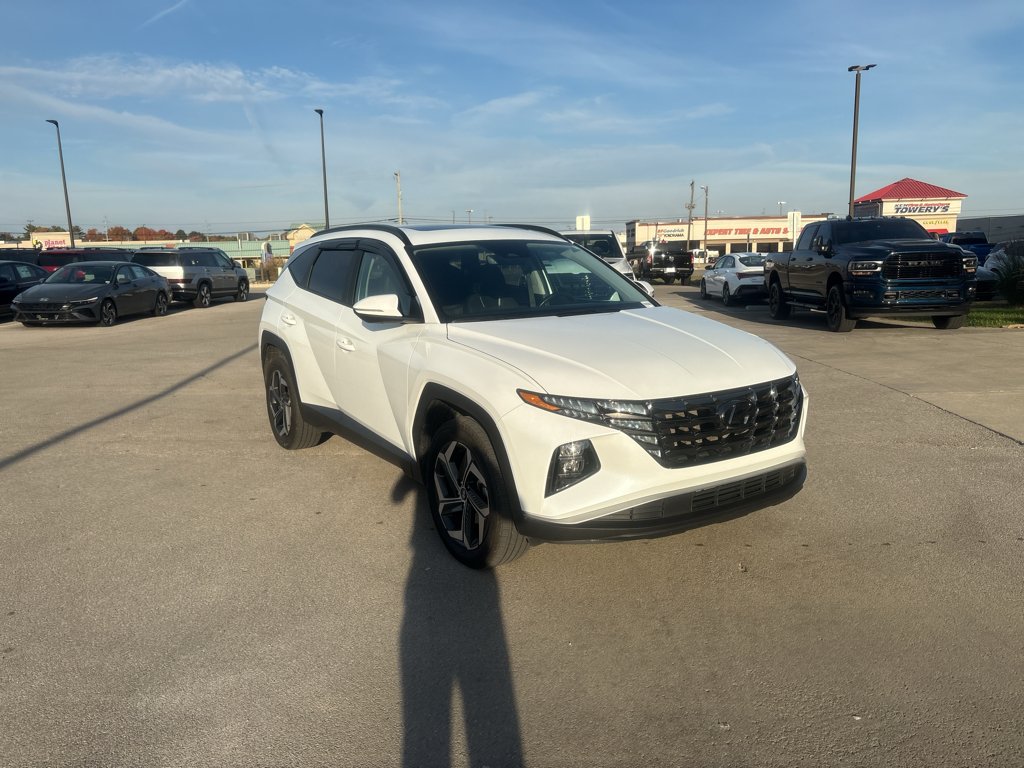 Used 2022 Quartz White Hyundai SEL image 1