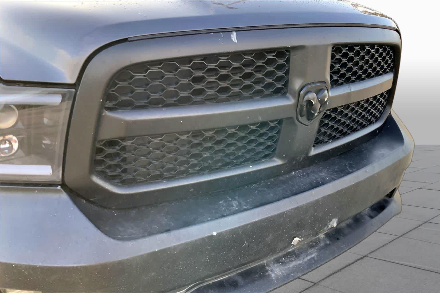 Used 2017 Granite Crystal Metallic Clearcoat Ram Tradesman image 24