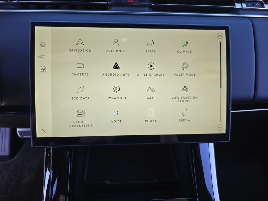 New 2026 Santorini Black LAND ROVER Dynamic SE image 22