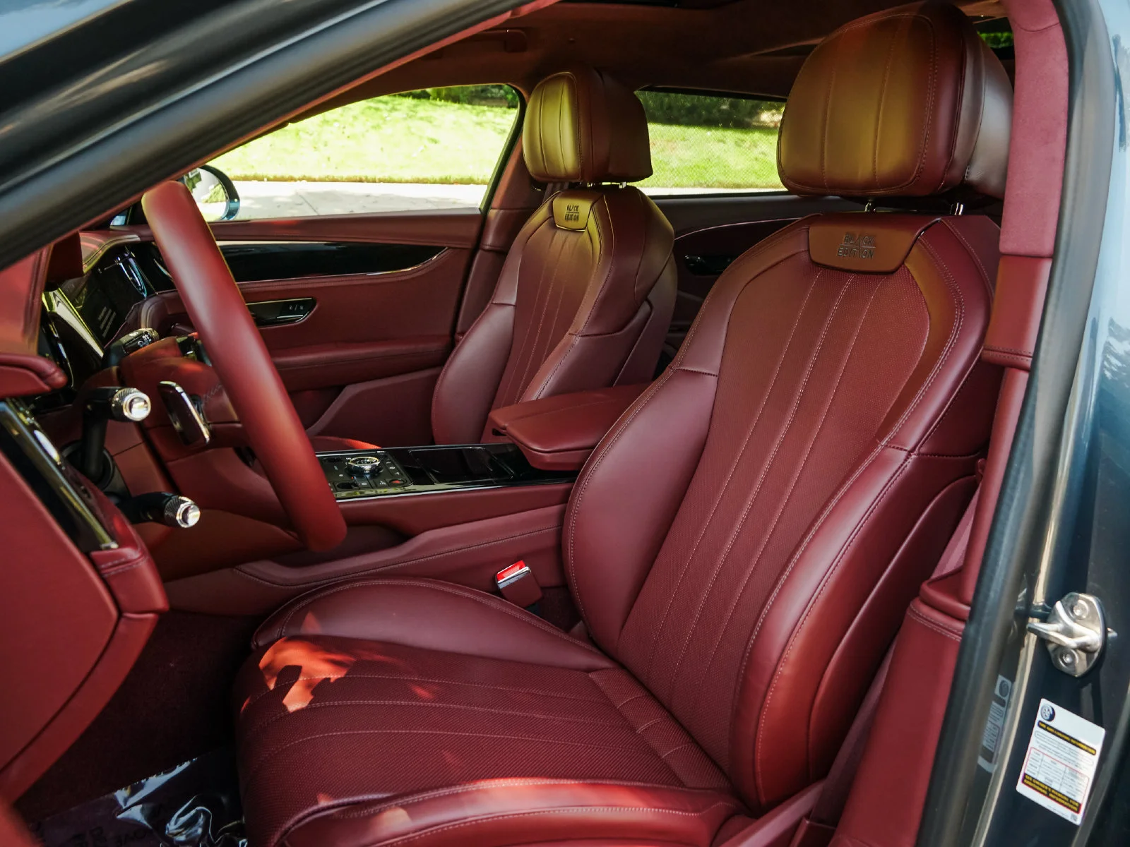 2025 Bentley Flying Spur - Photo 21